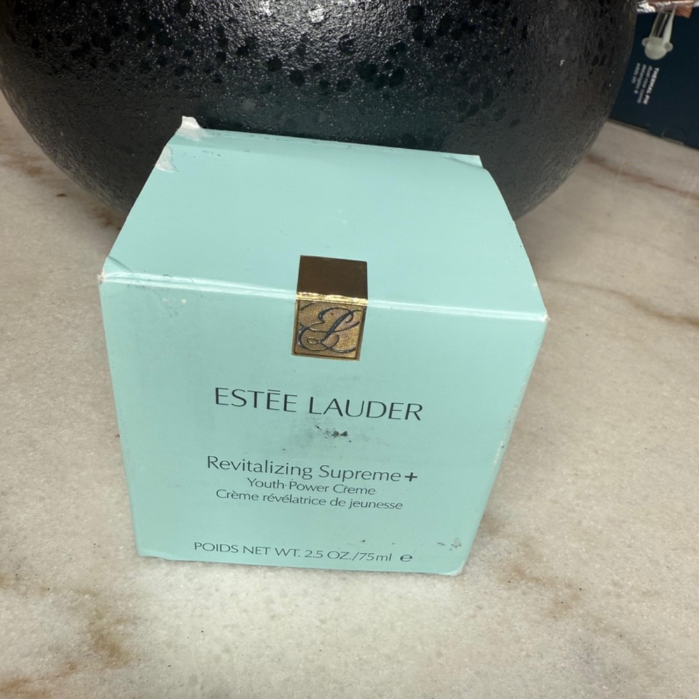 Estee Lauder Revitalizing Supreme+ Creme in Aqua Box